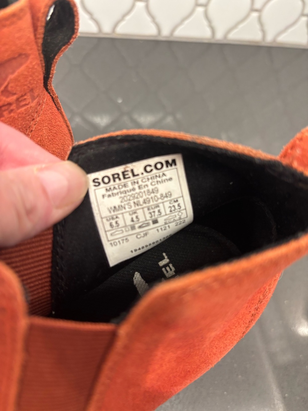 Evie Pull-On Bootie' from Sorel. Size 6.5. - Picture 2 of 6